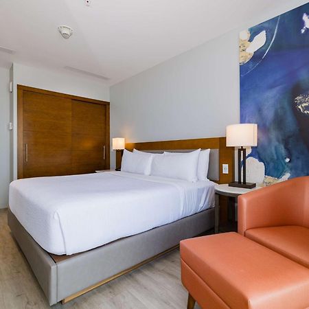 Embassy Suites By Hilton Aruba Beach Resort パームビーチ エクステリア 写真