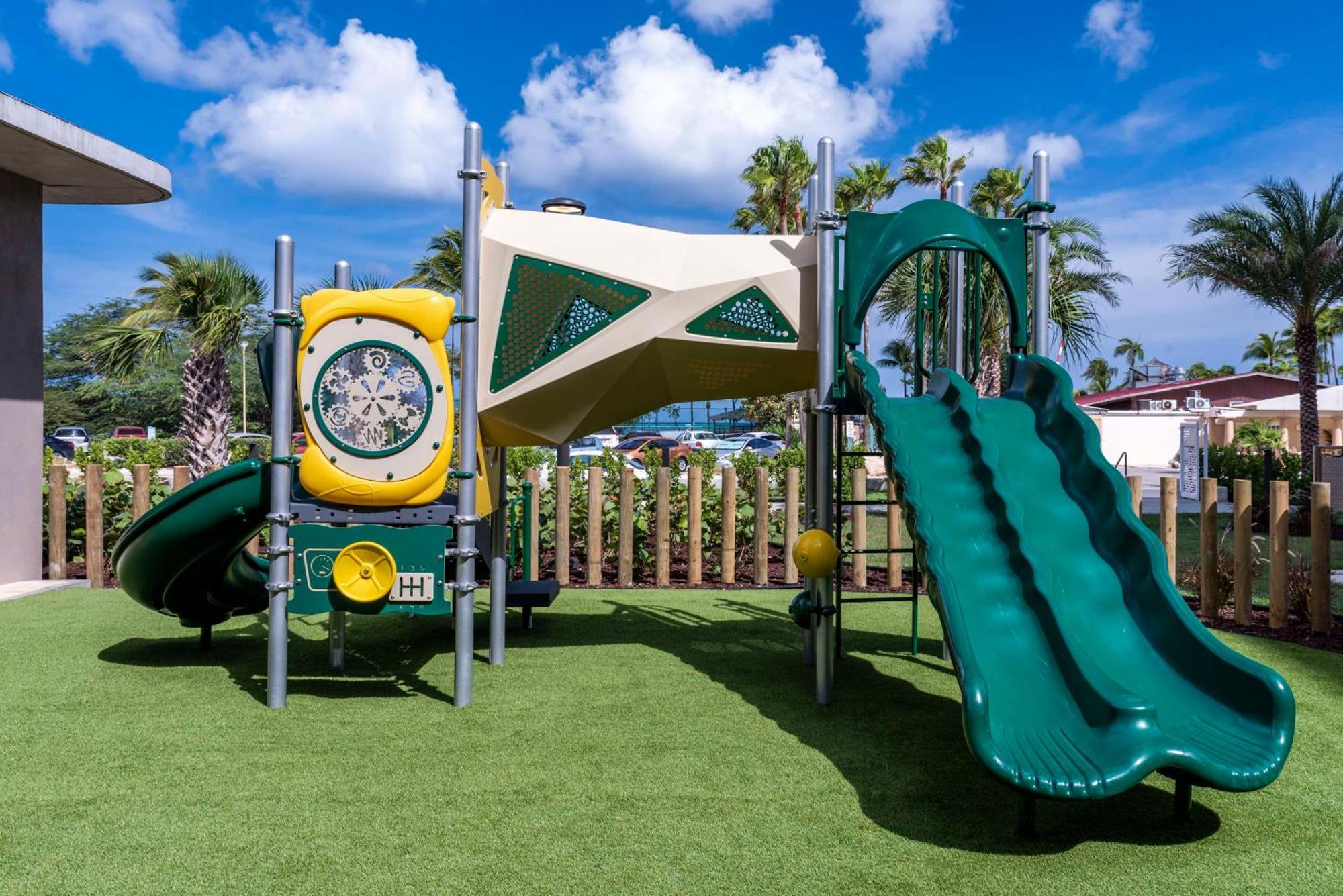 Embassy Suites By Hilton Aruba Beach Resort パームビーチ エクステリア 写真