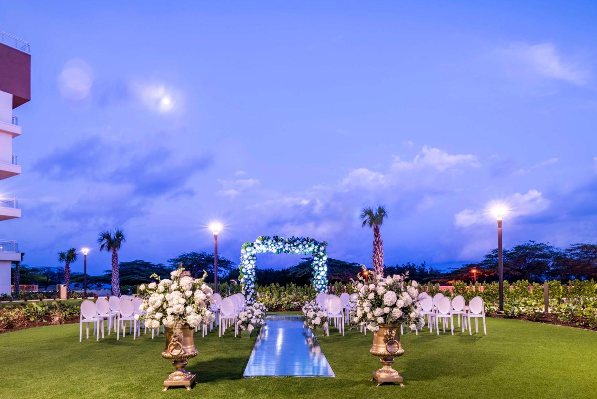 Embassy Suites By Hilton Aruba Beach Resort パームビーチ エクステリア 写真