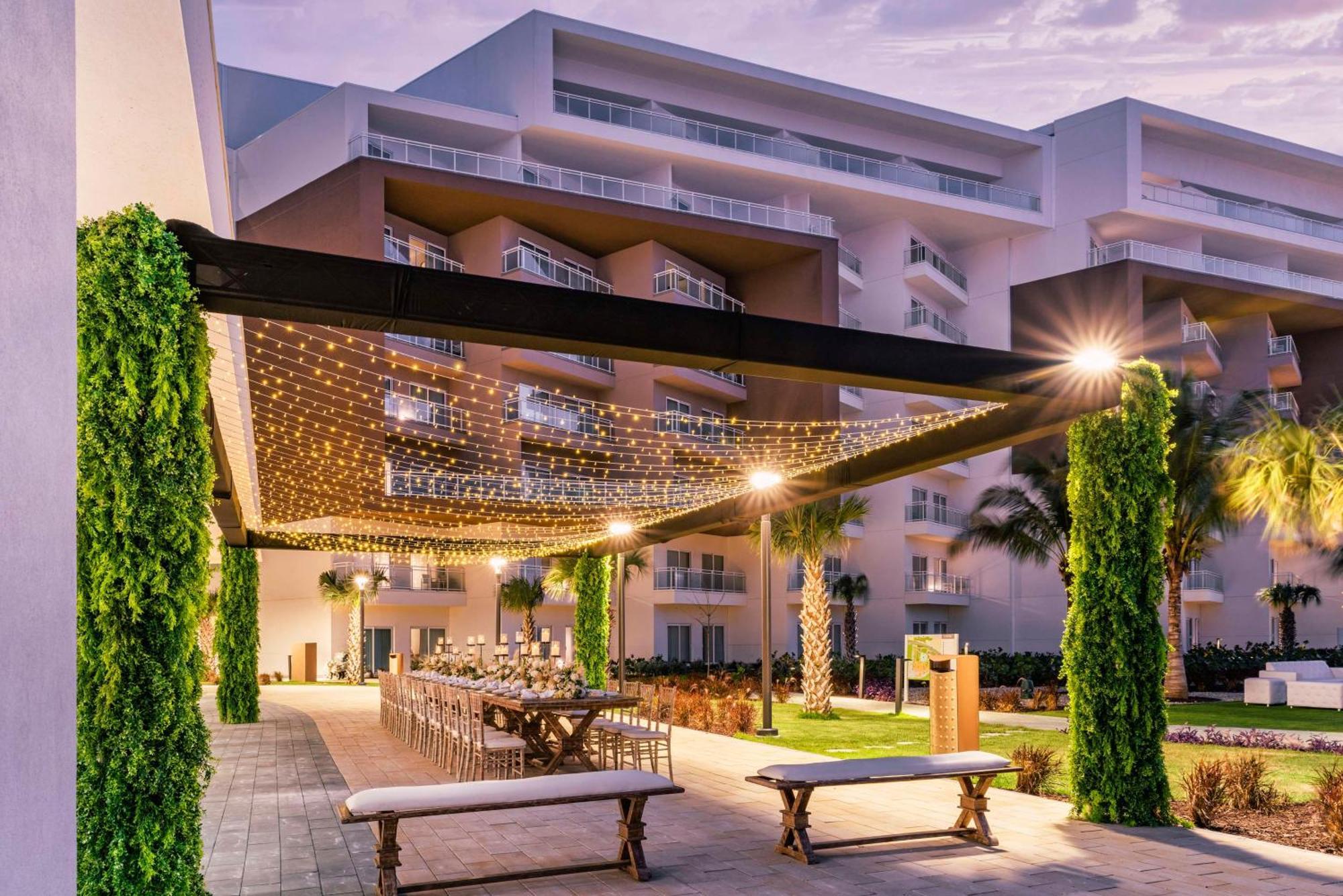Embassy Suites By Hilton Aruba Beach Resort パームビーチ エクステリア 写真