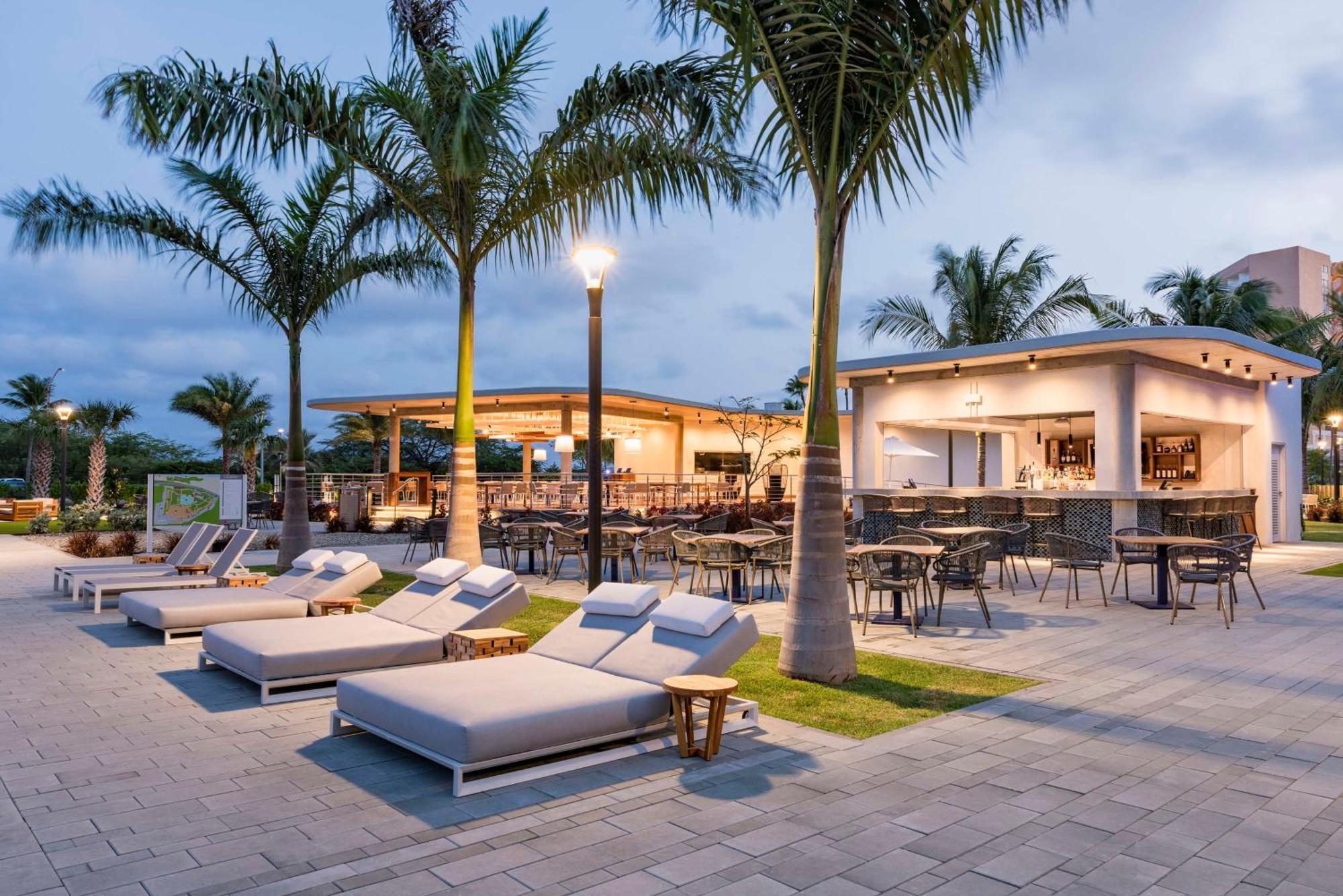 Embassy Suites By Hilton Aruba Beach Resort パームビーチ エクステリア 写真