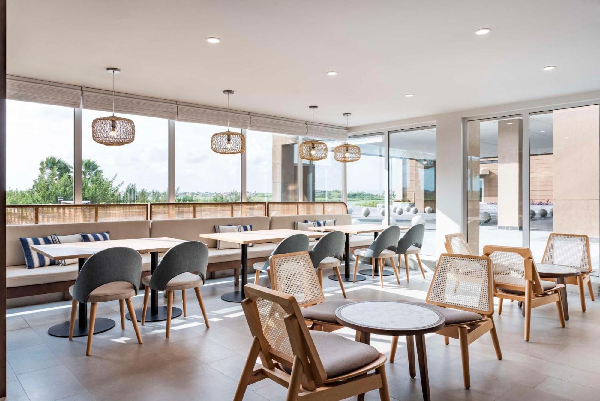 Embassy Suites By Hilton Aruba Beach Resort パームビーチ エクステリア 写真