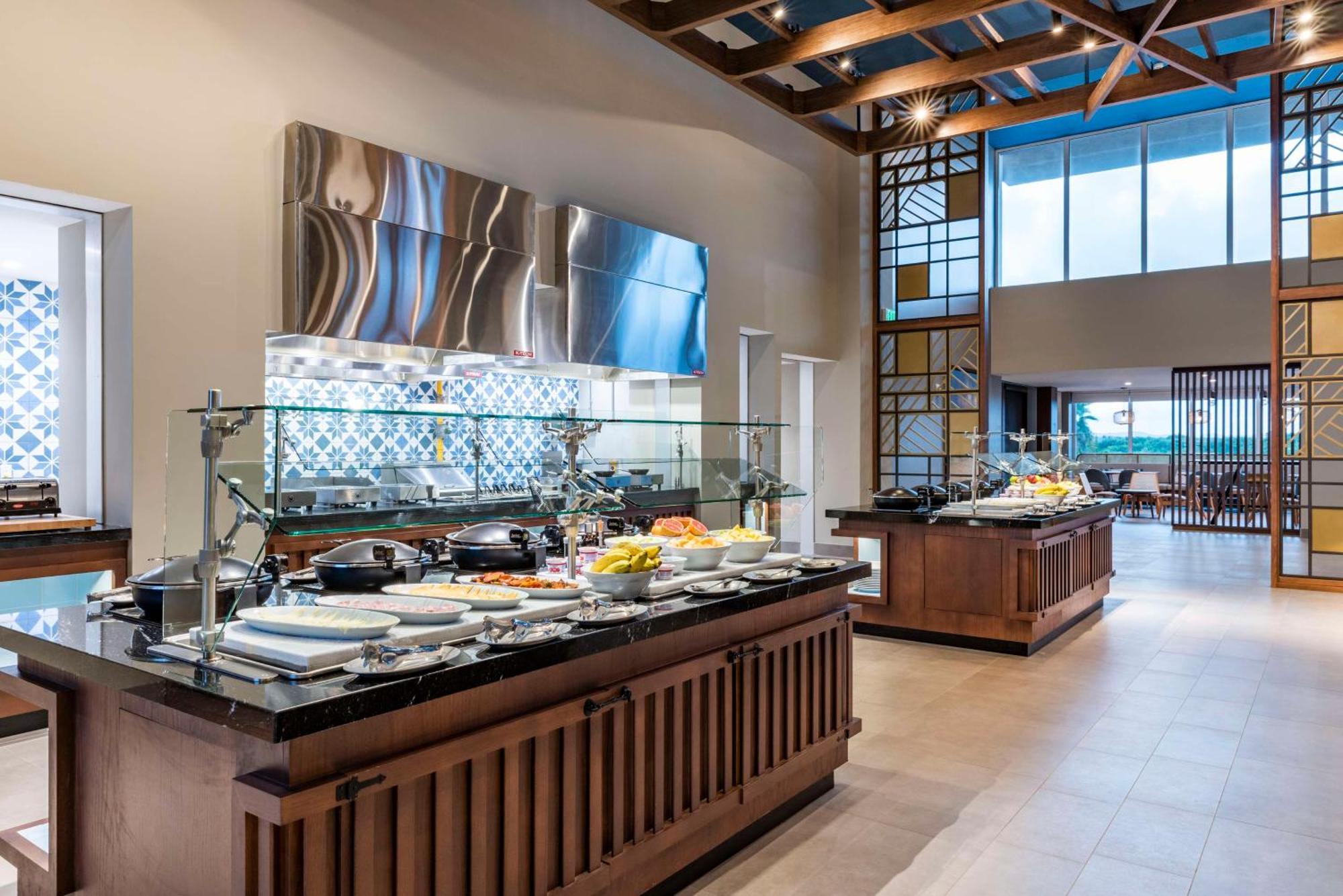Embassy Suites By Hilton Aruba Beach Resort パームビーチ エクステリア 写真
