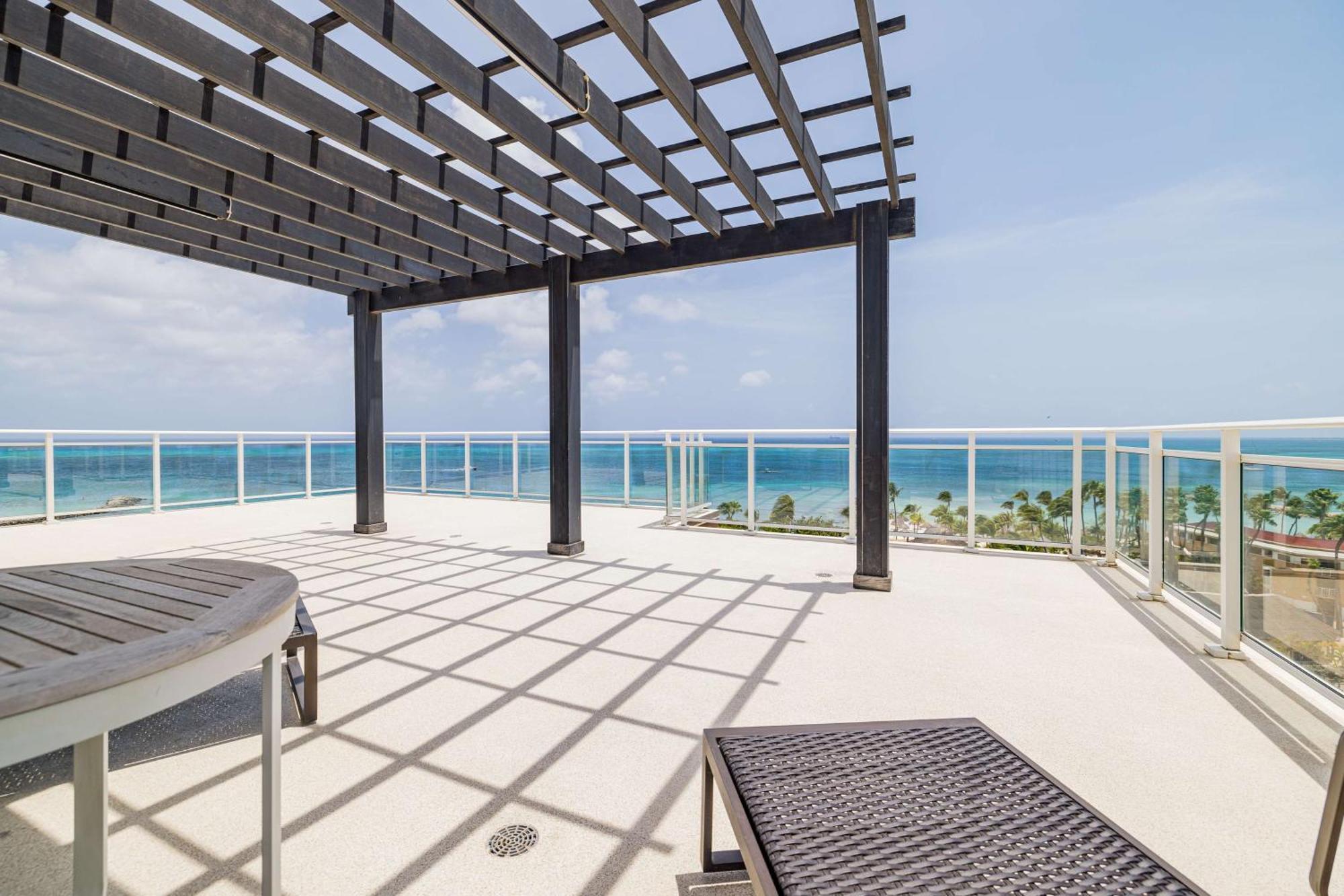 Embassy Suites By Hilton Aruba Beach Resort パームビーチ エクステリア 写真